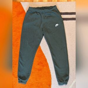 Nike Hunter Green sweatpants - size medium